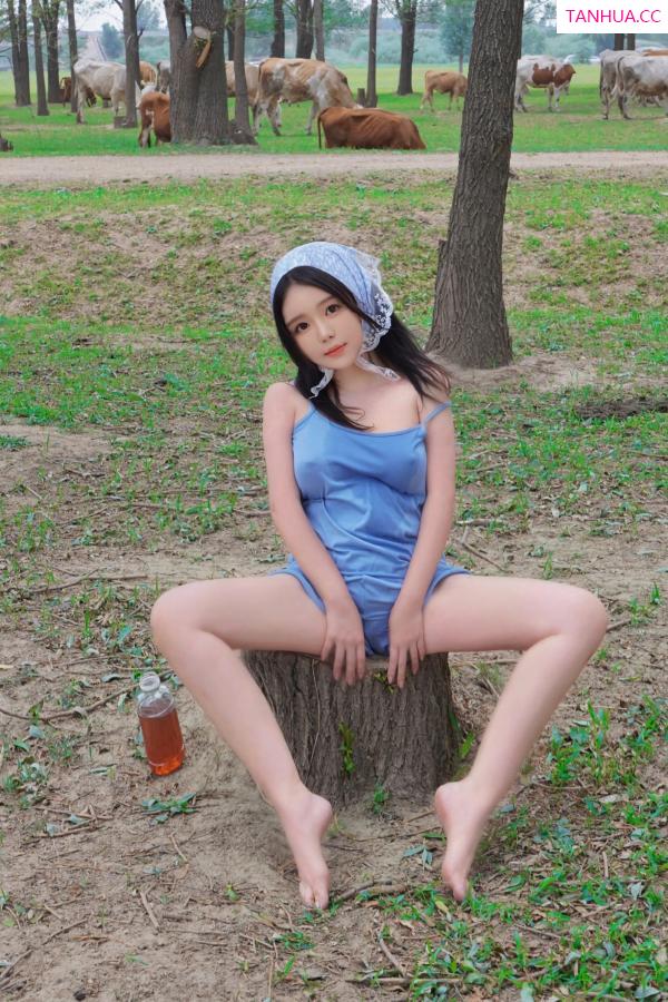  [XiuRen]高清写真图 2024.06.28 No.8777 小薯条nienie 放牛娃主题第17张图片